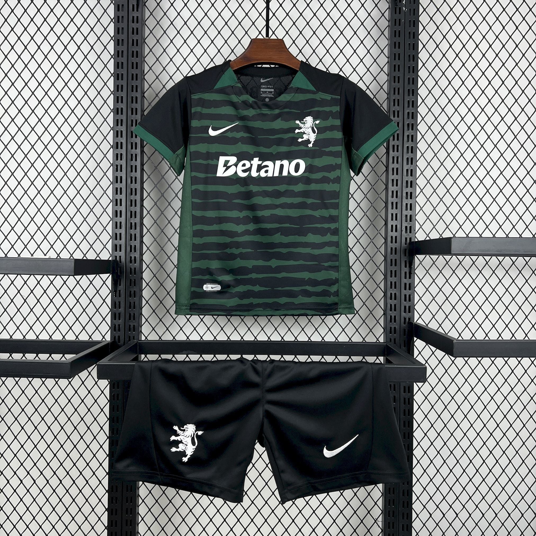 Conjunto Infantil Sporting CP 26/27 - Verde e Preto