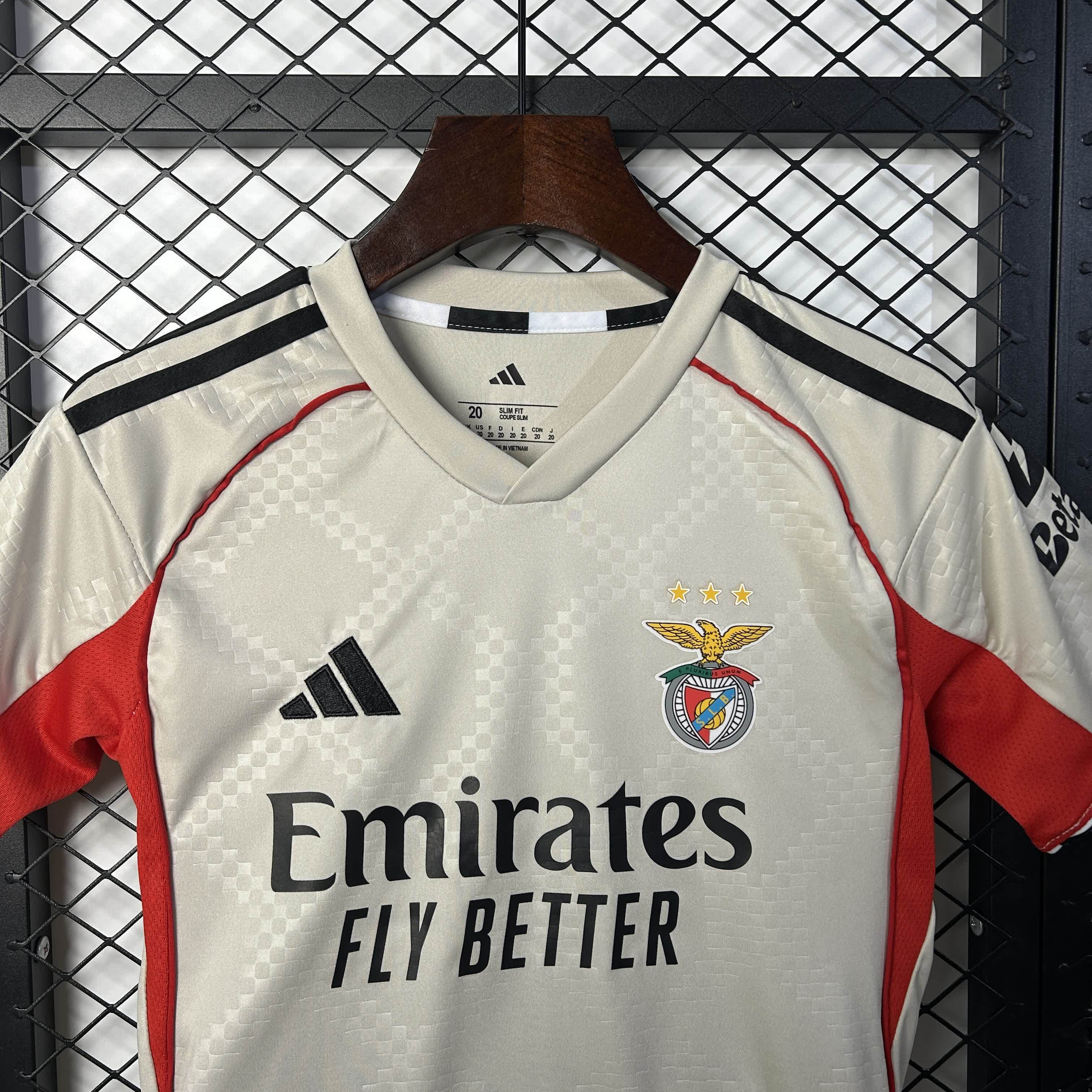 Conjunto Benfica Away 25/26