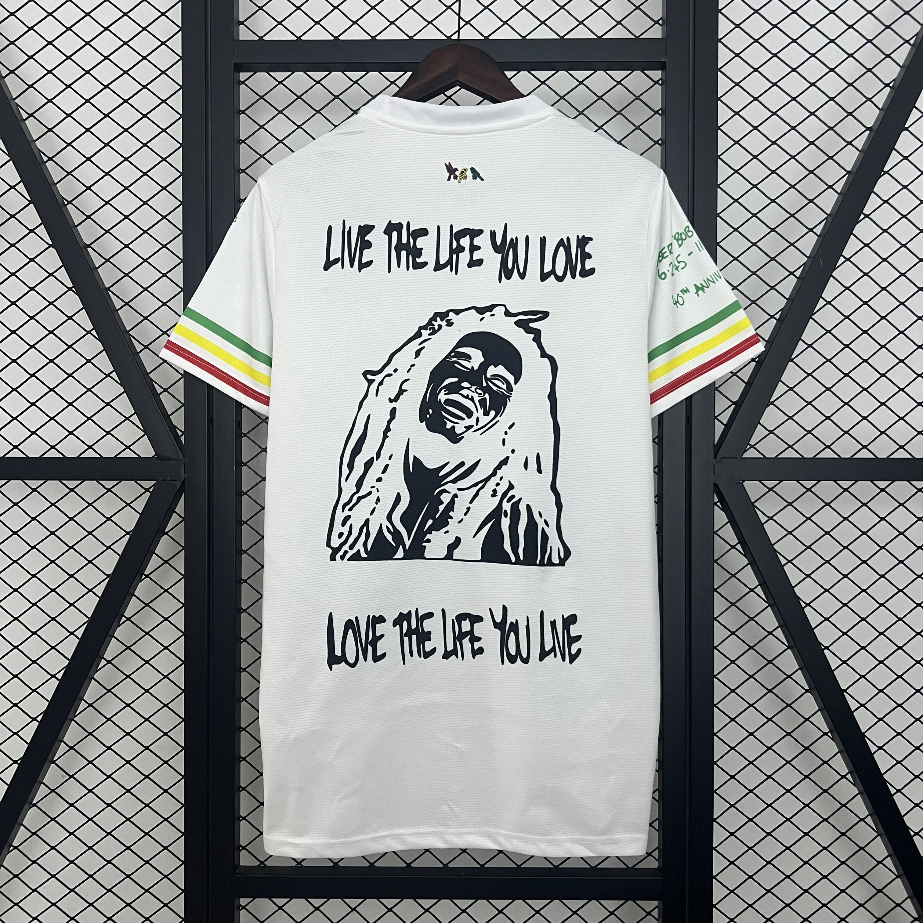 Camisa Ajax Edição Especial 25/26 - Branca Bob Marley