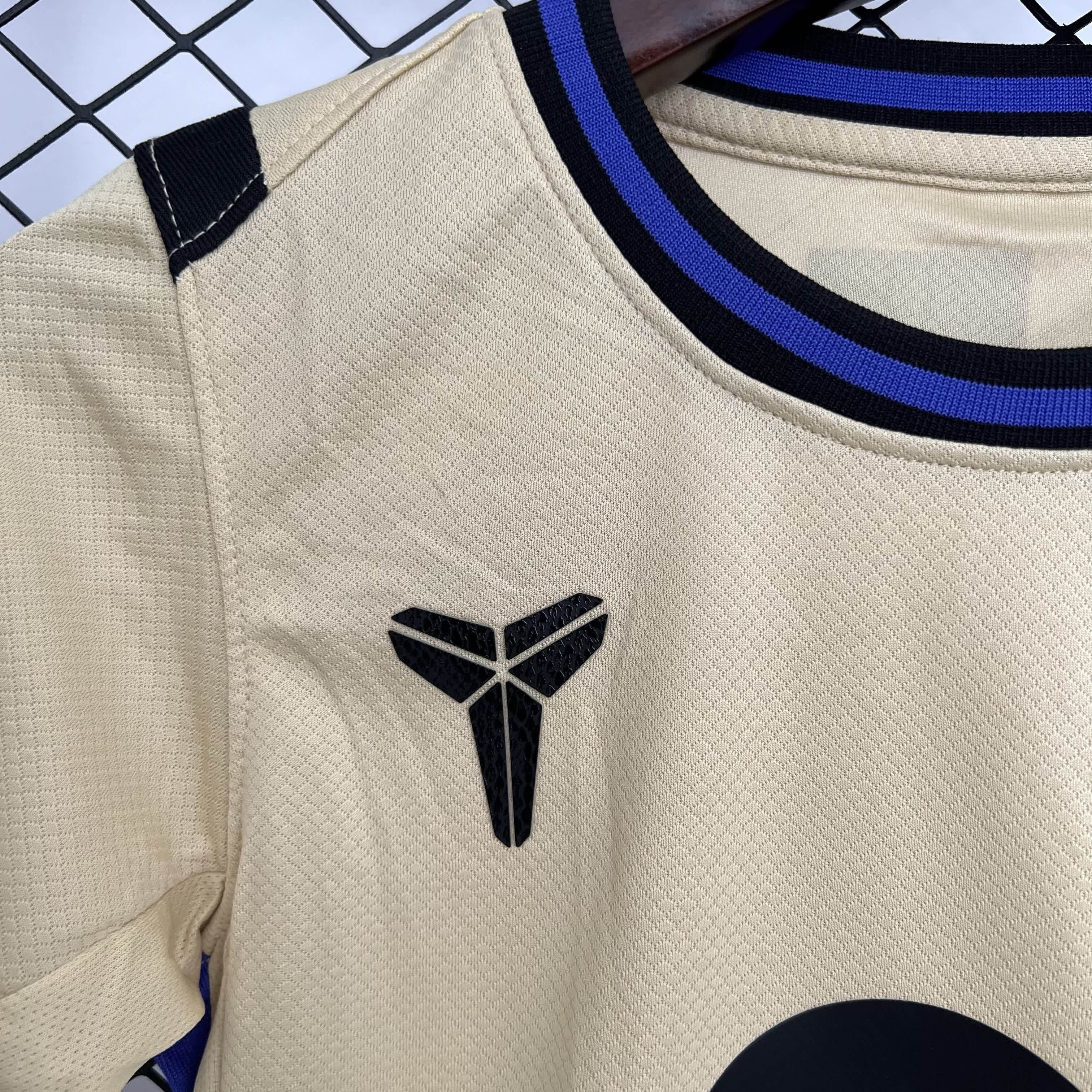 Conjunto Infantil Barcelona Fora 25/26 - Bege