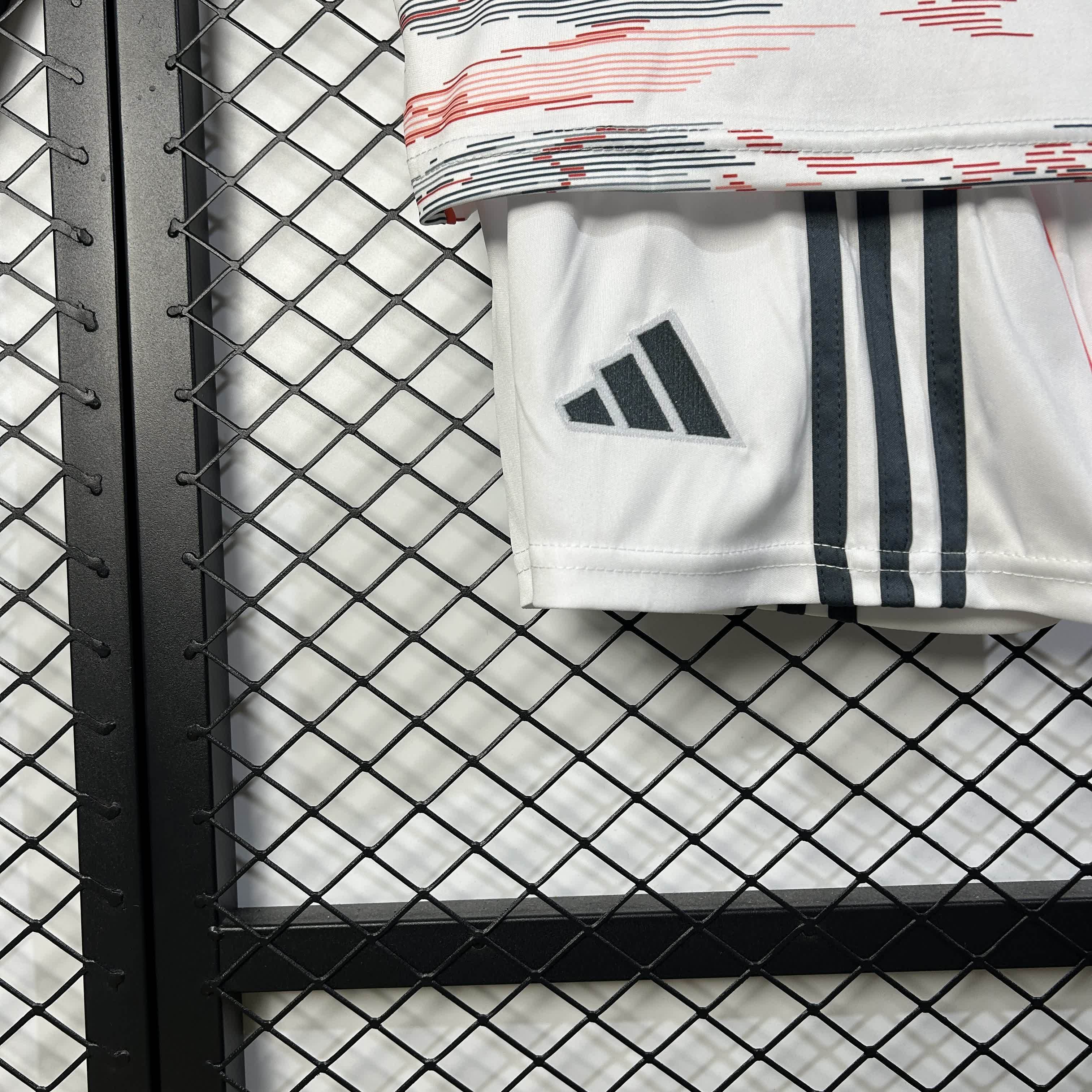 Conjunto Bayer de munique Away 25/26